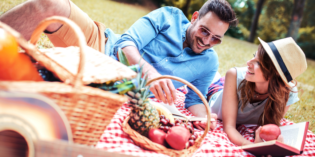 10 prompts to perfecting a gourmet picnic date