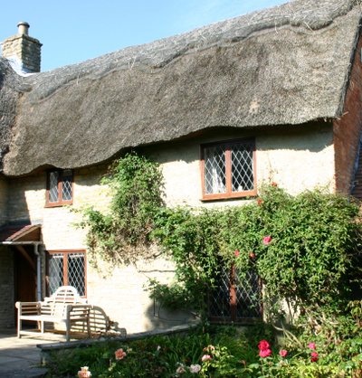 Thatched_cottage_2