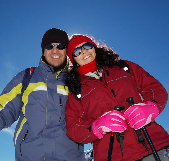 Skiing couple cropped